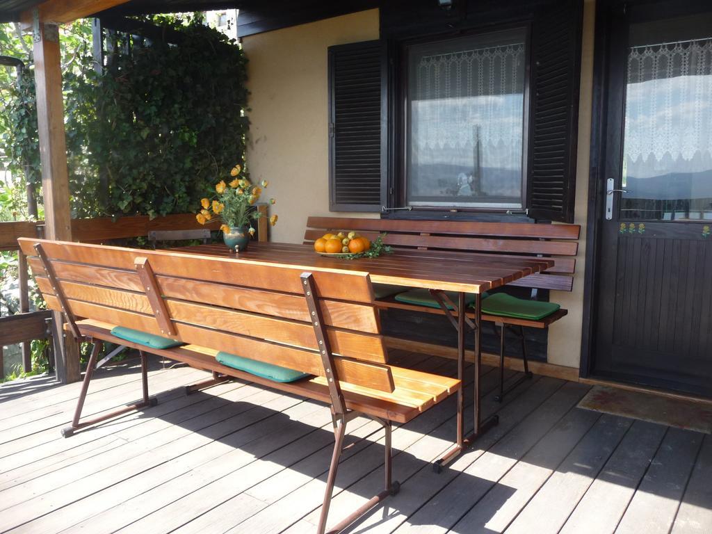 Charismatic Garden Cottage With Sea View Локва-Рогозница Экстерьер фото